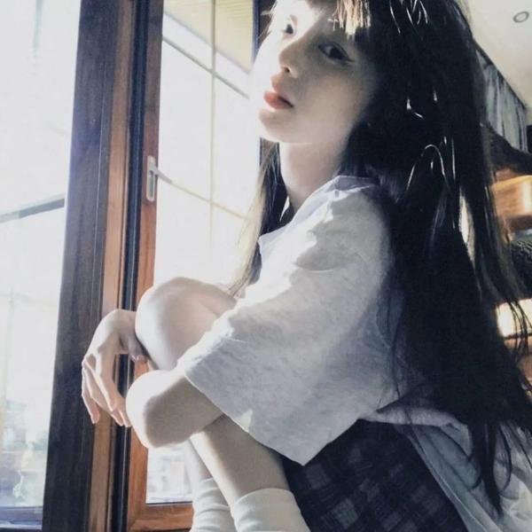 春燕展翅